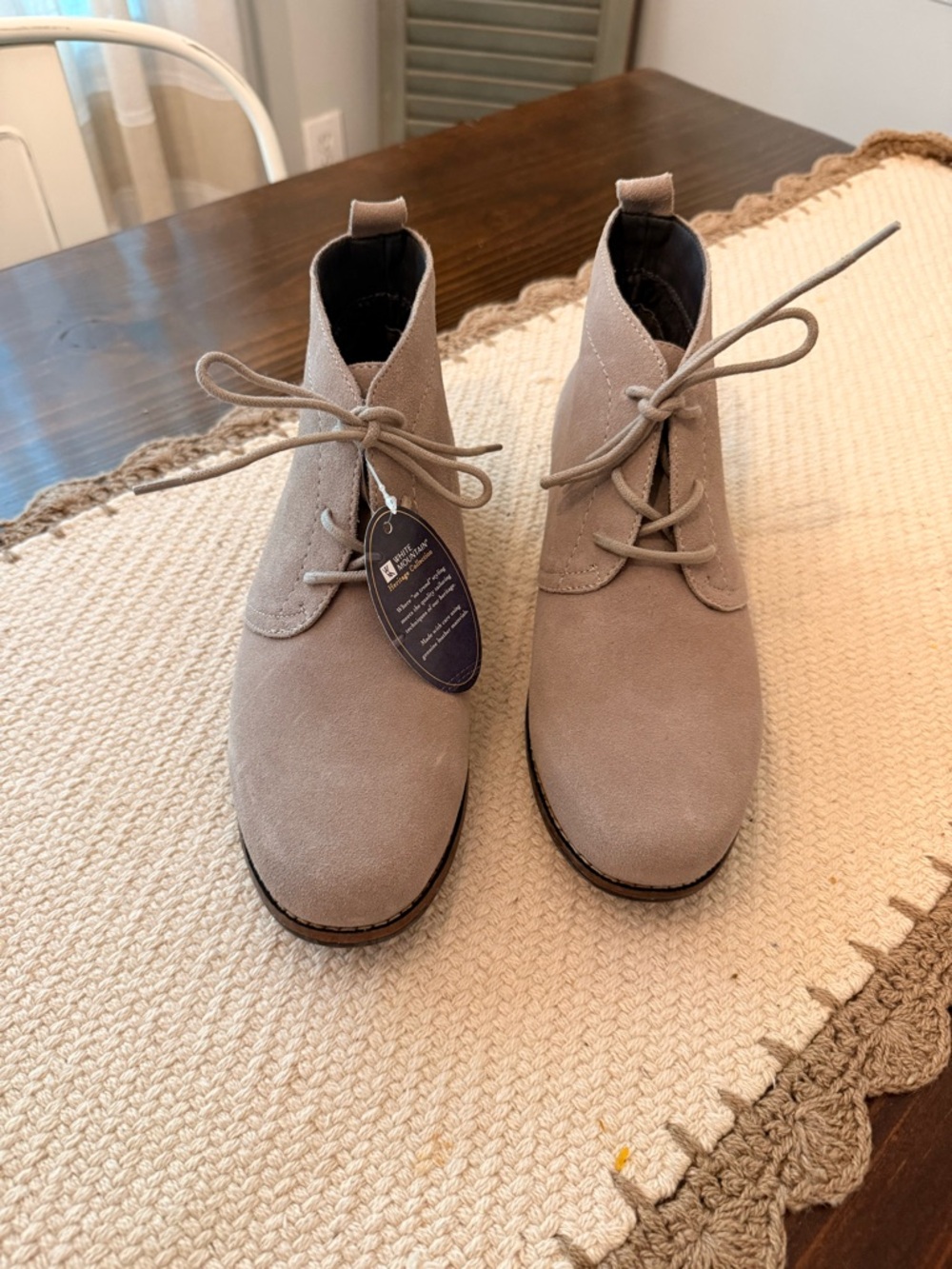 White Mountain Womens Auburn Leather Round Toe Booties Sz 9